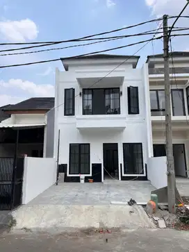 Dijual Rumah 2 Lantai Baru di Regensi Melati Mas, Tangerang Selatan