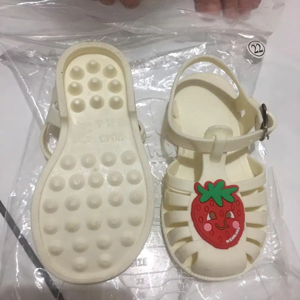 Sepatu anak batita