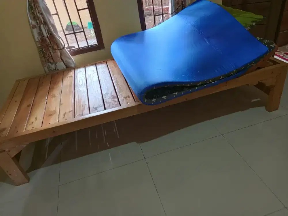 Dipan dan bale kayu jati Belanda kuat