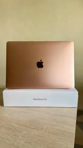 Macbook Air M1, 8/256 GB , BH 94% , 13 inch Like New
