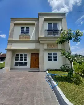 RUMAH MEWAH STRATEGIS DI JALAN PALAGAN KM 9, GITO GATI NGAGLIK SLEMAN