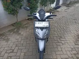 BEAT Deluxe 2024 Low Km - Maulana Motor