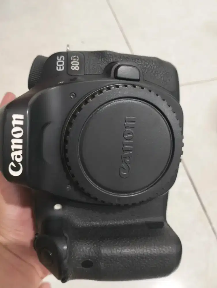 CANON 80D BODY ONLY
