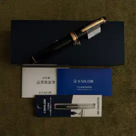 Sailor Professional Gear Classic Fountain Pen Pulpen Black Gold 21K
