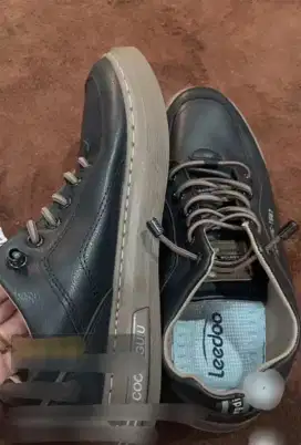 SEPATU LEEDOO Variasi kulit BARU Size42 setara Ukuran40-41