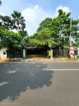 Rumah lama hitung tanah area komersil harga menarik di bangka kemang