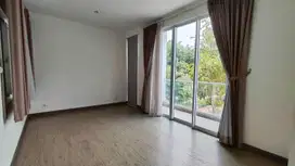 J Disewakan Rumah Hook The Riviera at Puri, Metland Puri ada AC 4
