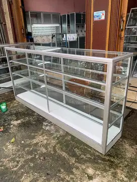 Etalase 2 meter bekas