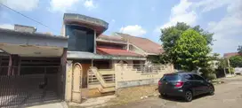 Rumah Murah Hitung Tanah dan butuh Rrenovasi di Griya Loka, Sektor 1.3