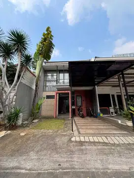 FOR SALE! Rumah Siap Huni 2 Lantai Dapat 4 AC