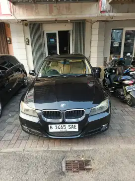 BMW 320i 2011 Bensin