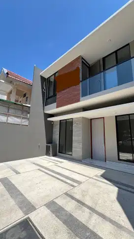 Rumah Baru di Surabaya Dekat Pakuwon City Pantai Mentari