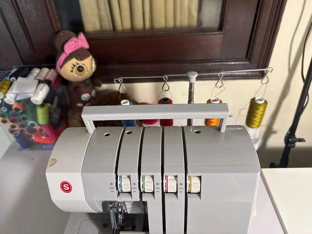 Mesin Obras Singer Portable 14HD854