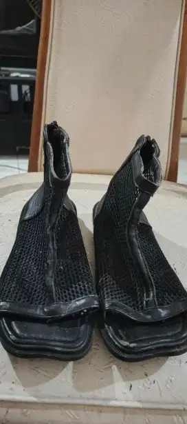 Sepatu fashion wanita