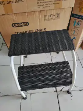 Tangga bed pasien kerangka besi