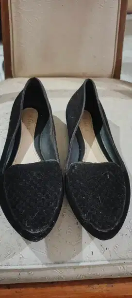 Sepatu wanita casual