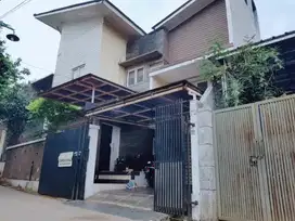 Rumah Luas Siap Huni Di Jatiwaringin Dekat Gerbang TOL