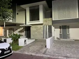 Rumah 2 Lantai Bagus di Dian Istana Minimalis Siap Huni