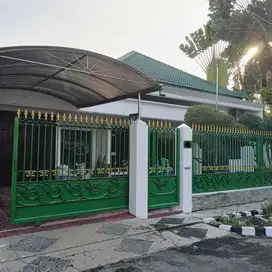 Disewakan Rumah Darmo Baru Barat