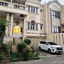 DIJUAL VILLA JALAN GAPERTA KOMPLEK PIAZZA RESIDENCE (HANNY)