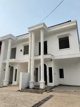 Dijual Rumah mewah Dekat Pintu Tol di Pondok Bambu Duren Sawit