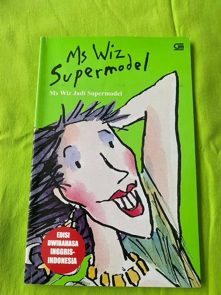 BUKU MZ WIZ SUPER MODEL – GRAMEDIA – PRELOVED LIKE NEW