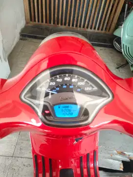 Vespa merah km low