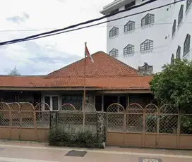Rumah Besar Tengah Kota Surabaya