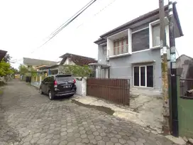 Rumah Tinggal Furnish 2 Lantai Lokasi Strategis di Daerah Wedomartani