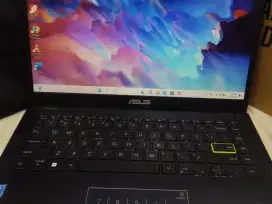 ASUS E410MAB 
CELERON N4020
