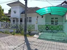 Dijual Rumah Hook di Taman Pondok Indah Wiyung Surabaya