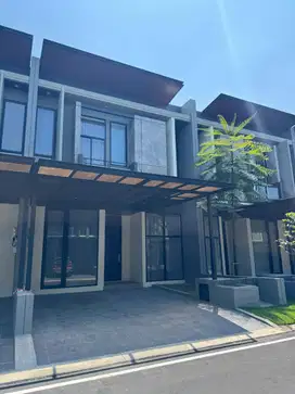 Disewakan Rumah di Citraland Utama District 9 dekat Pakuwon Mall