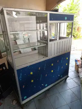 Jual Etalase second kondisi cukup baik, Lok Pamulang Barat, Tangsel