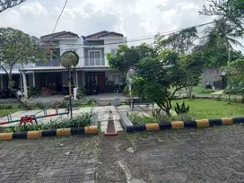 Rumah mewah 2lantai dalam cluster depan rumah ada taman dicinere