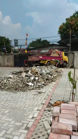 Buang puing proyek di jakarta selatan 1