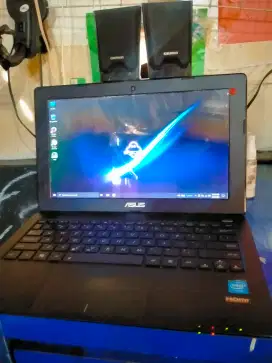 Asus x200M bekas bagus
