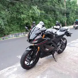 R15 V3 2018 [Hitam Mesin Aluss]