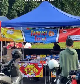 Karyawan Stand Food