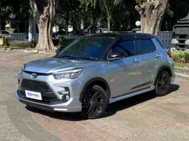 Toyota Raize 1.0 GR Sport Two Tone Bensin-AT 2022 HitamSilver LCAF
