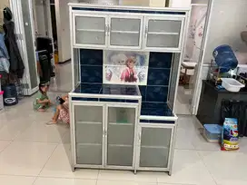 Lemari Piring Bekas Bagus Kaca Frozen