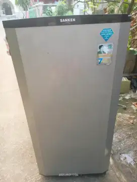 Kulkas merk Sanken 1 pintu sawangan pasir putih