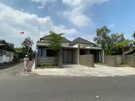 Jangan Lewatkan! Rumah Baru Siap Huni Posisi Hook Mangku Jalan Lebar!!