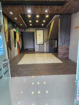 Ruko 3 Lantai. Hadap Jalan Raya. Lokasi strategis. Bebas Banjir.