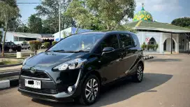 Toyota Sienta V CVT 2017 Hitam