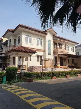 DIJUAL RUMAH GANDENG DI BUKIT GADING MEDITERANIA-KELAPA GADING