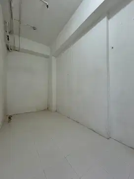 Kios Apartemen Green Bay Pluit View Inner Court