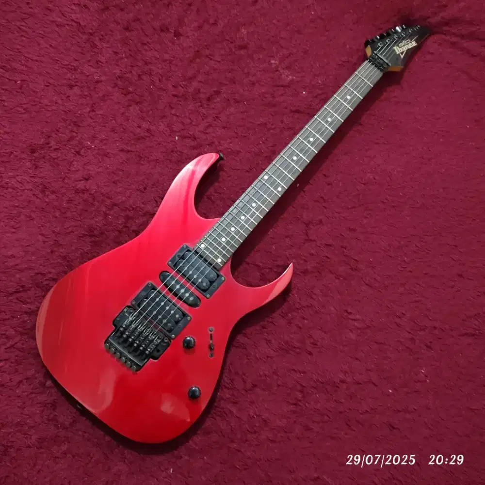 Ibanez Gio GRG270 with edge III tremolo mulus