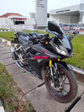Yamaha R15 2019