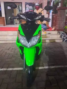 YAMAHA XEON GT 2011