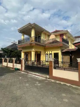 RUMAH MEWAH 2 LANTAI SUPER BU SEBELAH SMA TARUNA NUSANTARA MAGELANG